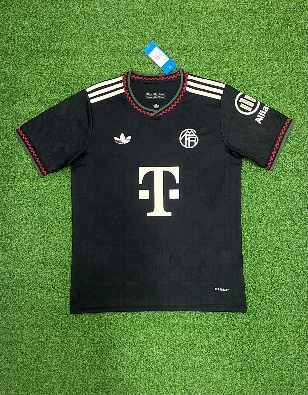 Bayern Munich 2a Visita 25/26