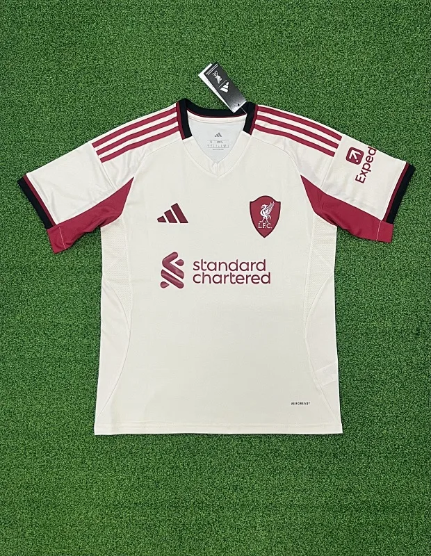 Liverpool Visita 25/26