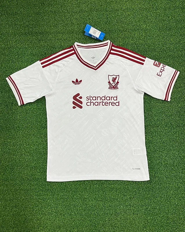 Liverpool Visita 26/27